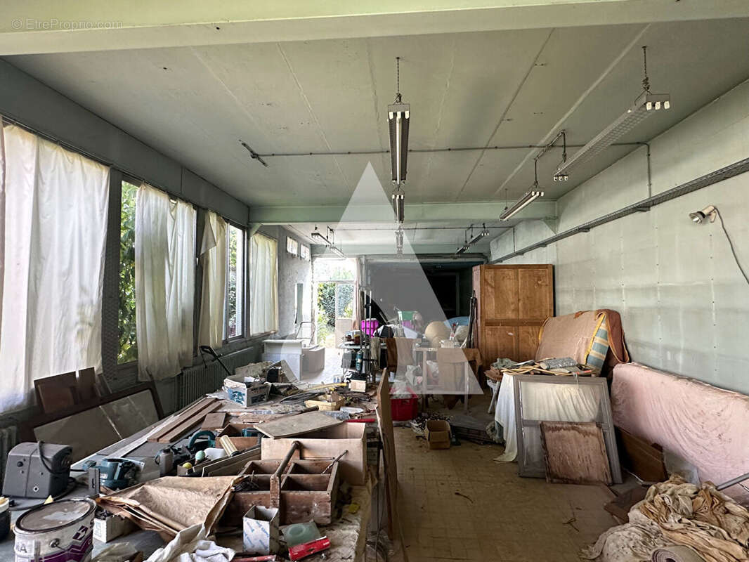 Maison meulière de 98m² avec dépendance de 160 m²  sur 1 126 m² de terrain - photo 12