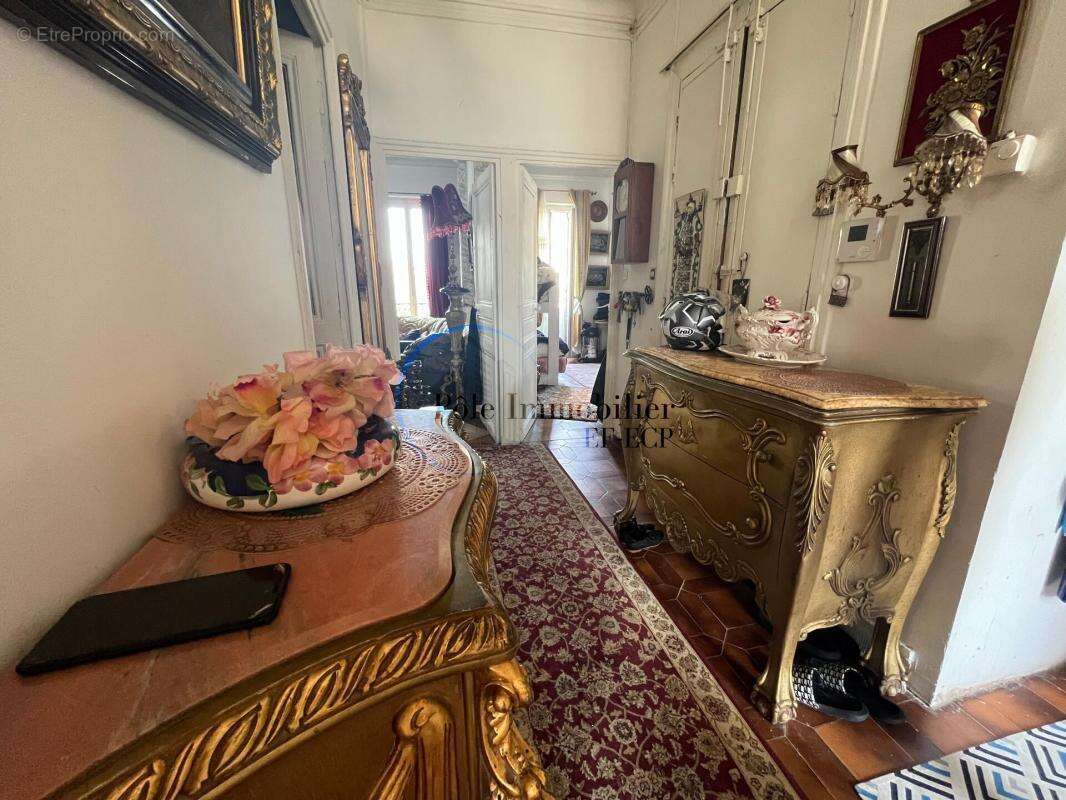 Appartement à MARSEILLE-6E