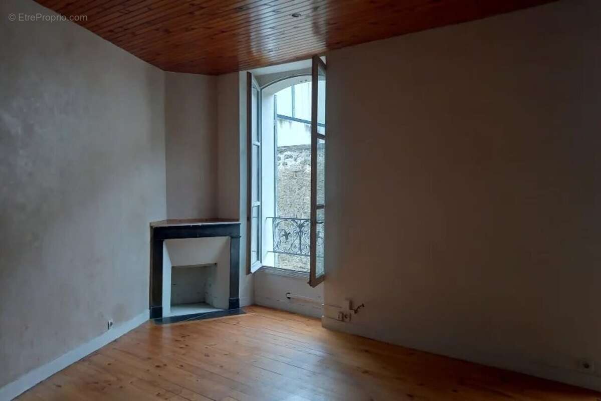 Appartement à SAINT-MAUR-DES-FOSSES