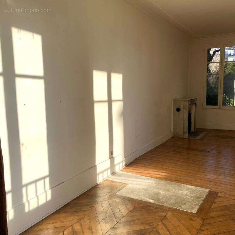 Appartement à PARIS-20E