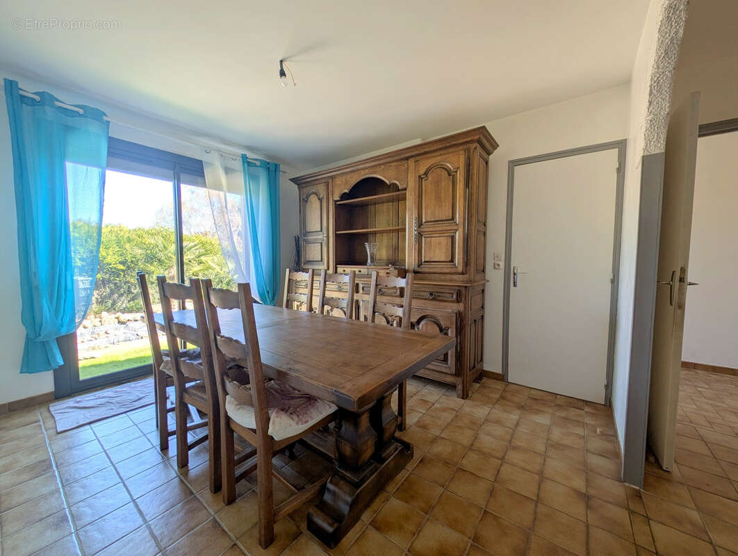 Pavillon sur sous-sol, terrain paysager 1760m2 - photo 6
