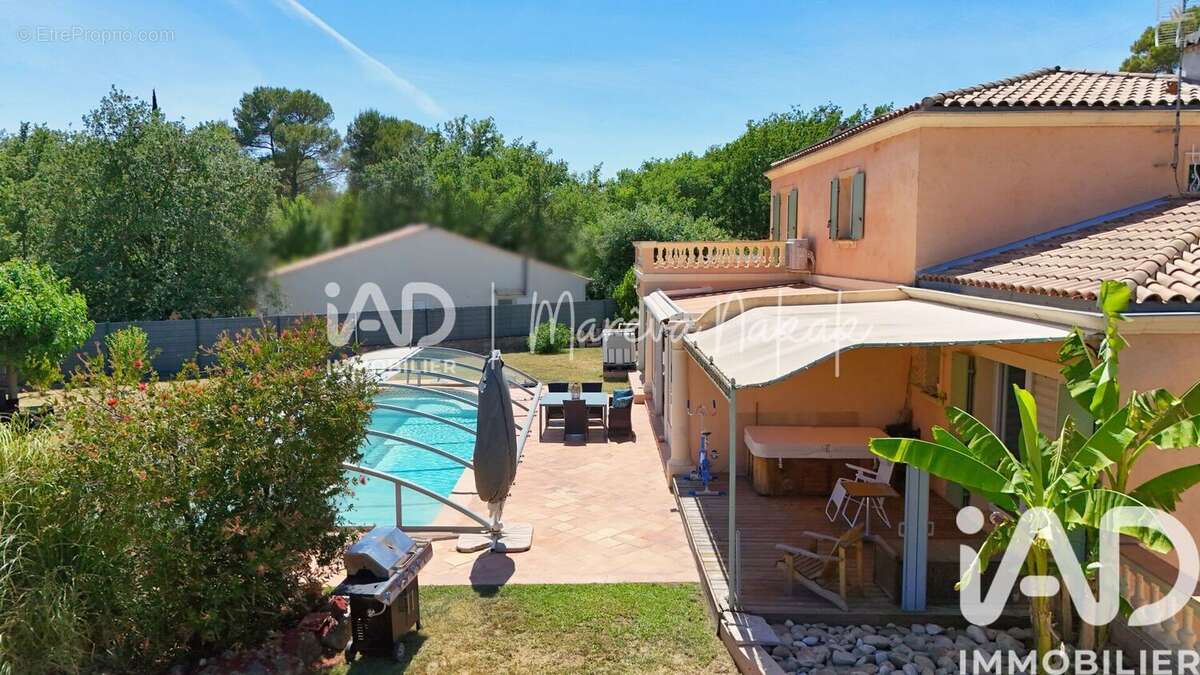 Maison 240 m² à Trans-En-Provence  - photo 3