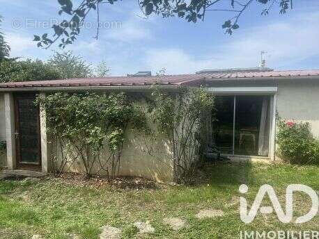 Photo 2 - Maison à SAINTRY-SUR-SEINE