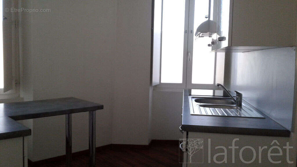 Appartement à POUILLON