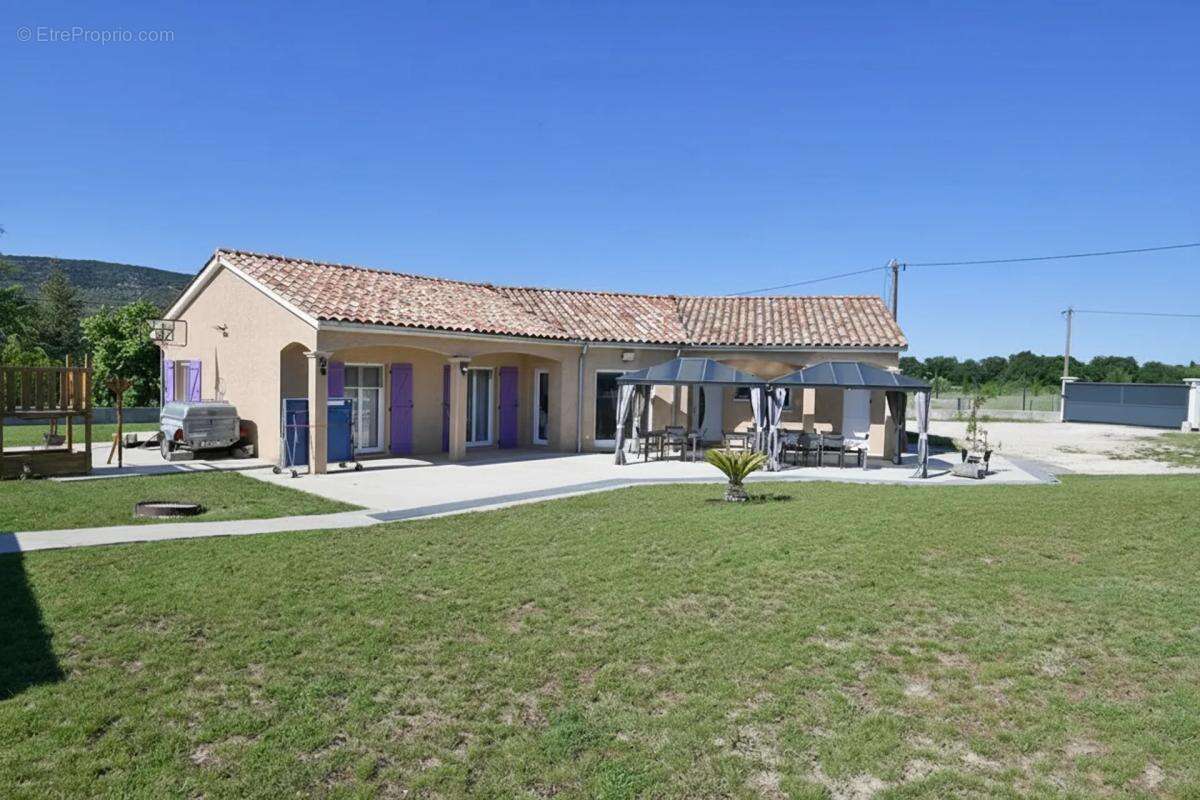 Maison de 5 pièces de 119 m² à Saint-Remèze - photo 2