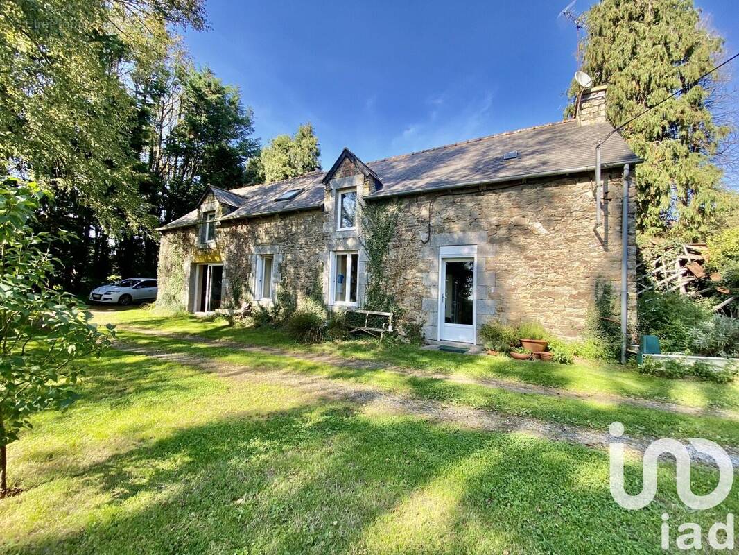 Photo 1 - Maison à PLUMIEUX