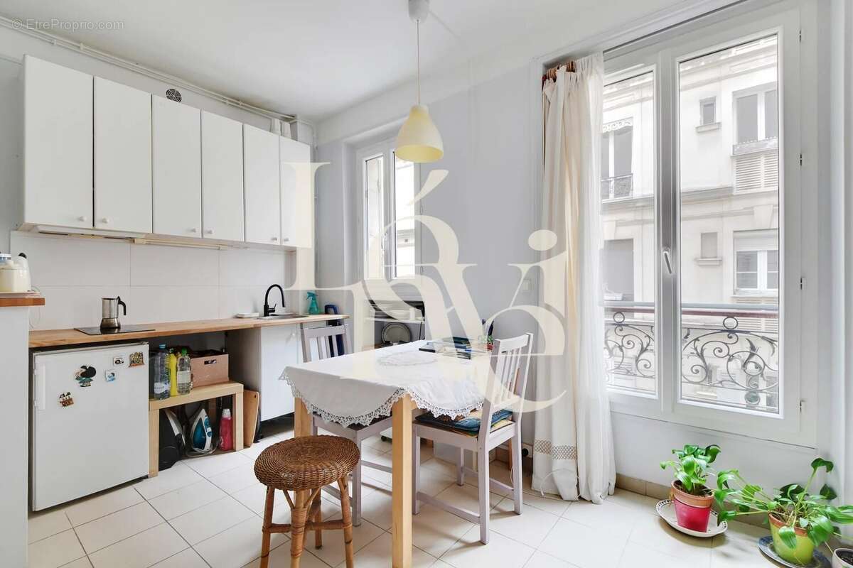 Appartement à PARIS-14E