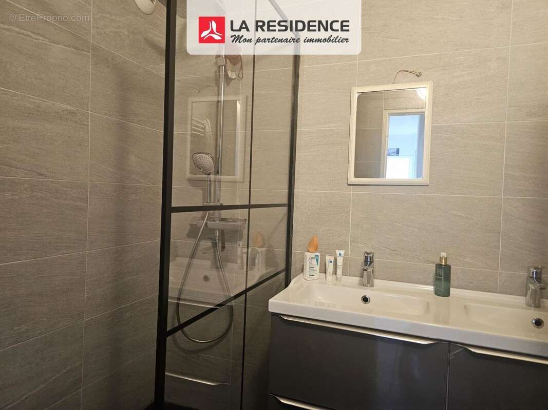 Appartement à SARTROUVILLE