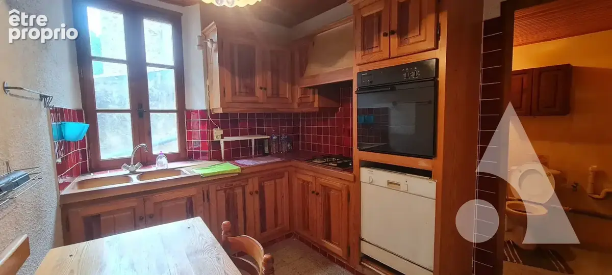 Villecroze, Maison  de village 8 pièces 143m², cour intérieure - photo 5
