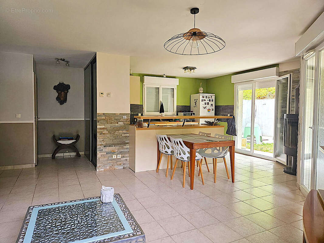 Maison à SERRIERES-EN-CHAUTAGNE