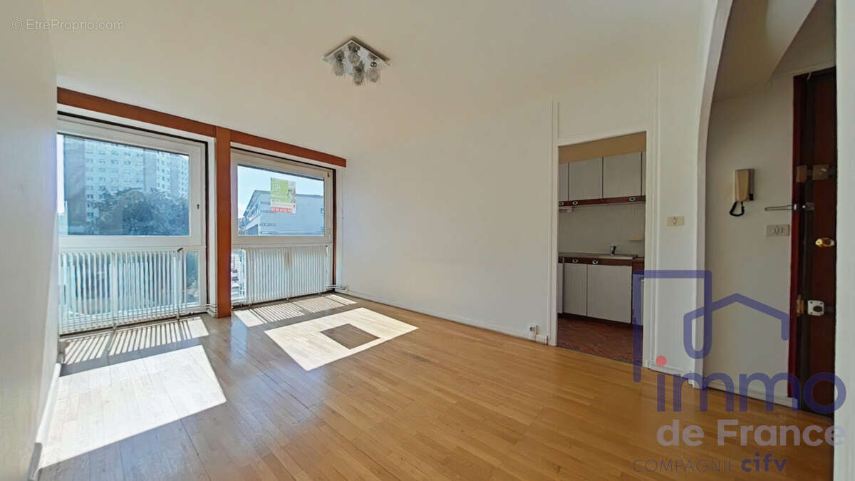 Appartement à SAINT-ETIENNE