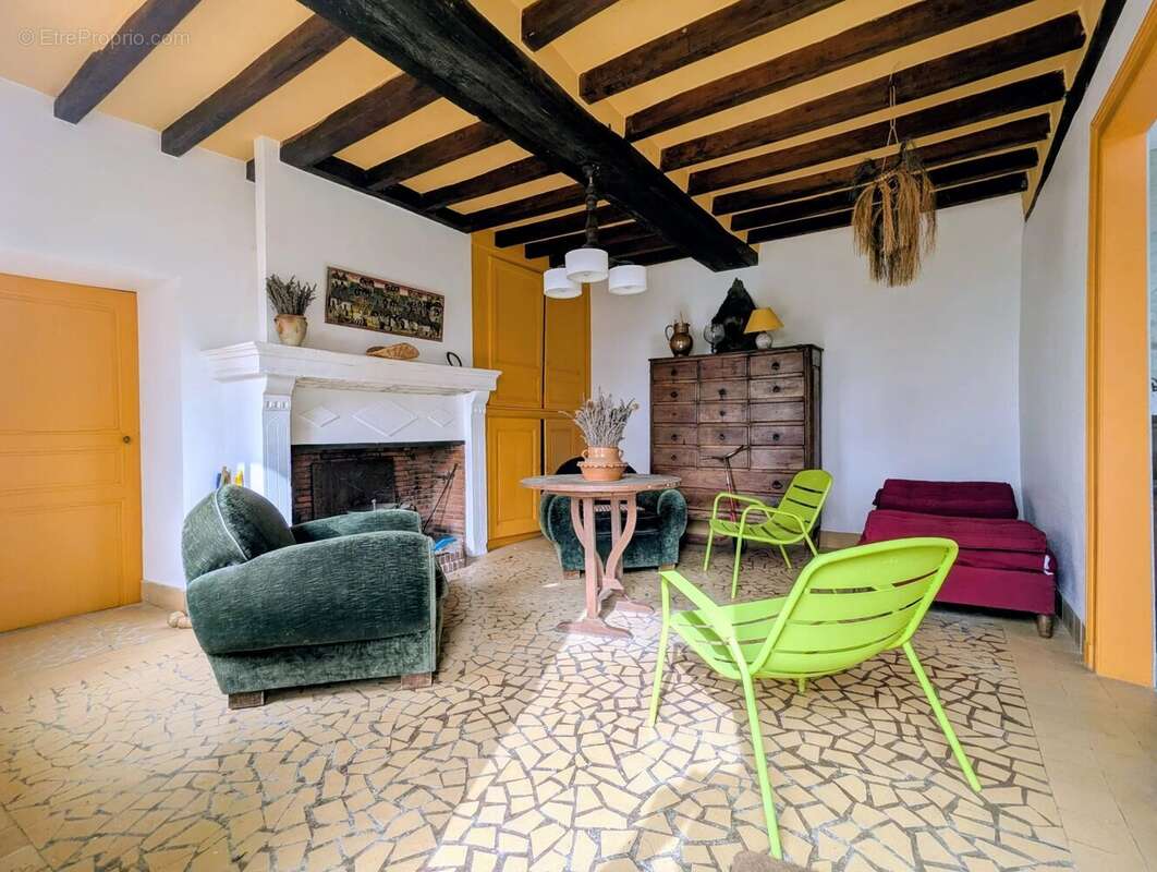 Maison à FONTAINE-SOUS-JOUY