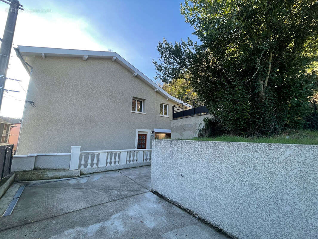 Maison à PONT-EVEQUE