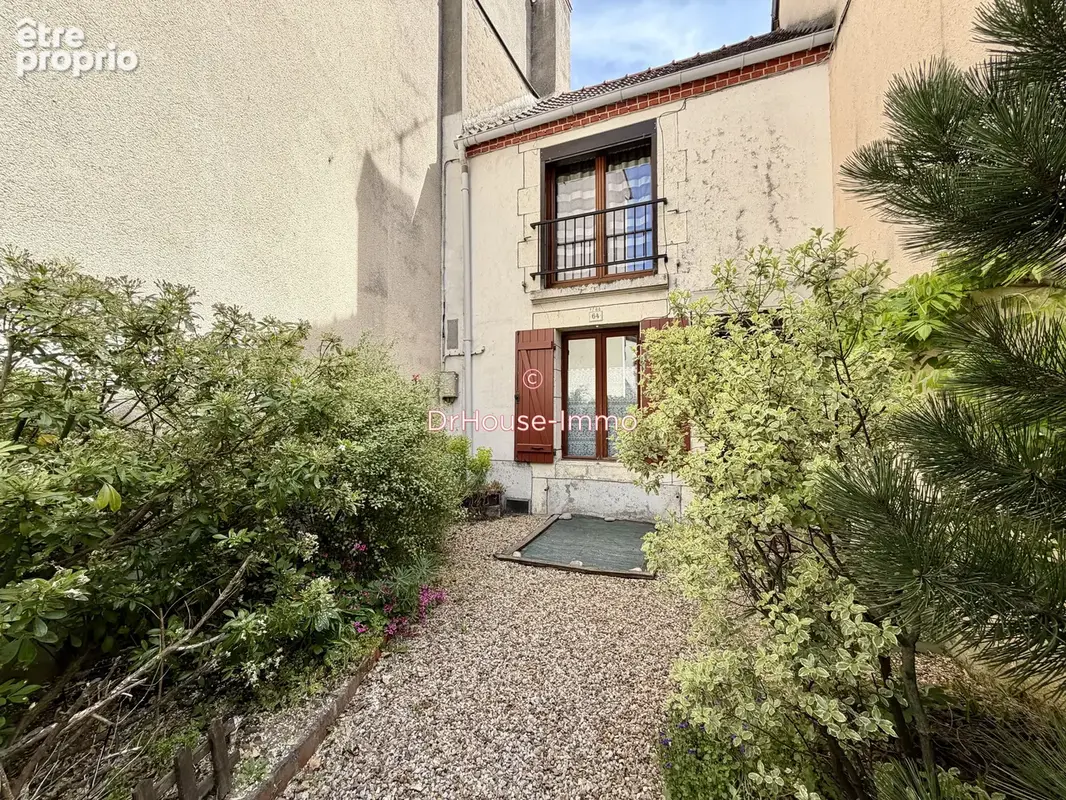 Maison à OUZOUER-SUR-TREZEE