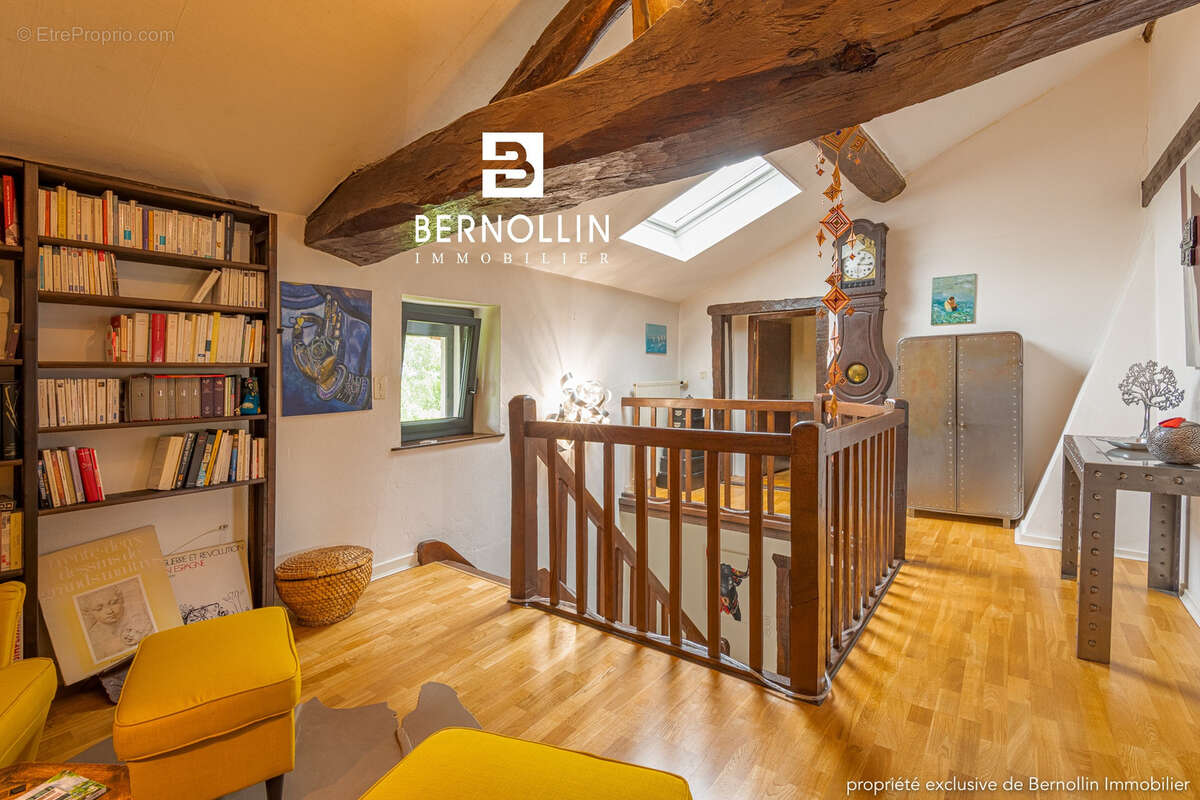 COUP DE COEUR à Curtafond - Propriété de charme de 300 m2 - 11 pièces - photo 25
