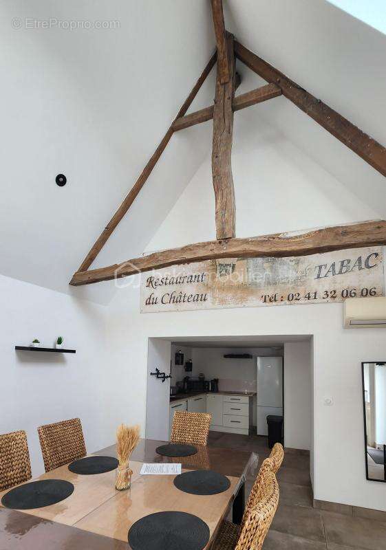 Commerce à SOULAIRE-ET-BOURG