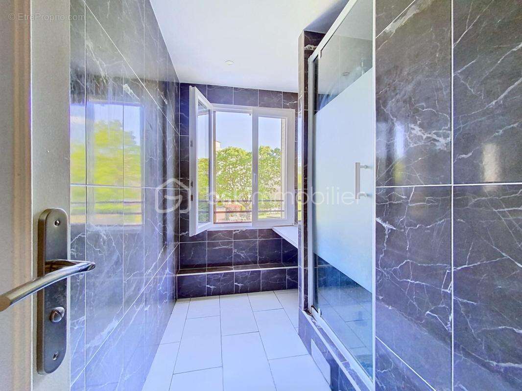 Maison F7 située à Villeparisis avec 1 pièce en sous-sol, 3 salles de bain, 1 jardin et 1 terrasse - photo 12