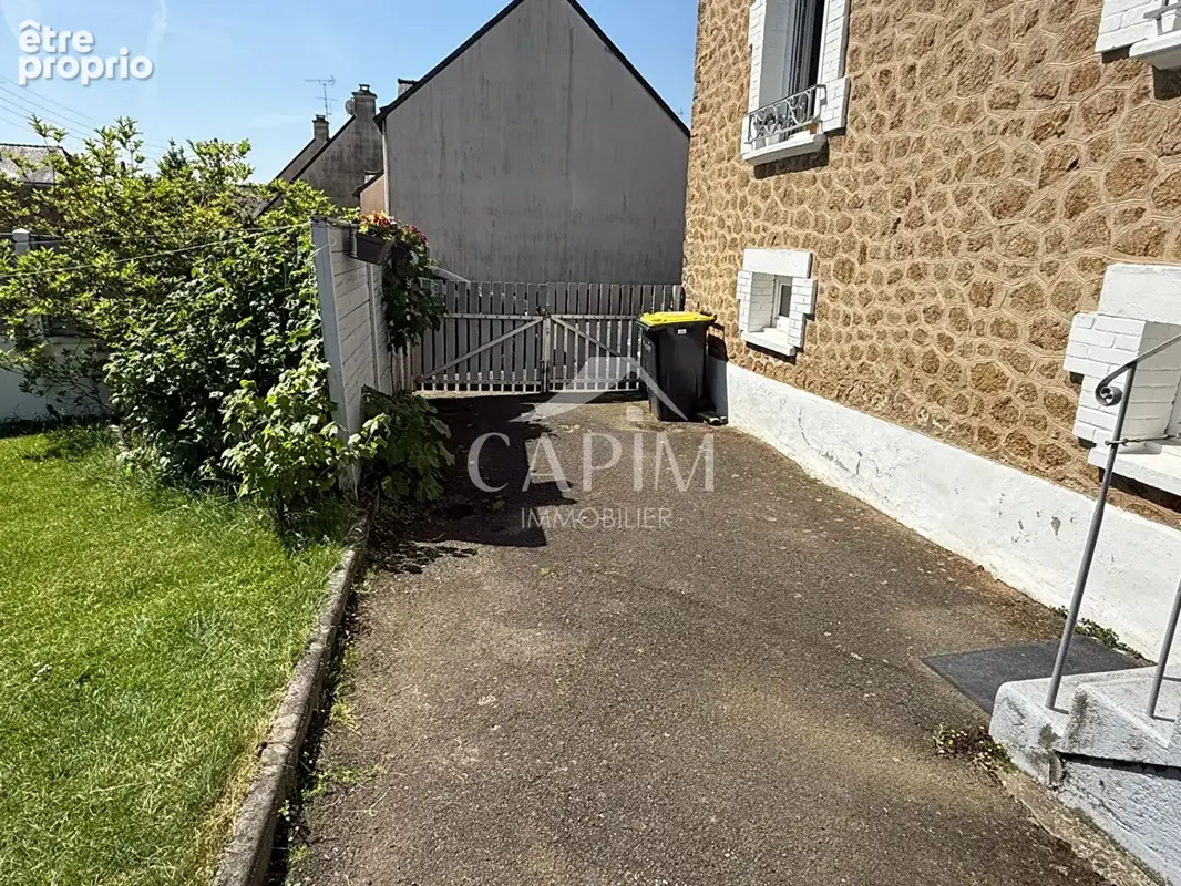 Maison de ville  Fougères  110 m2 - 3 Ch. -  Cour - Jardin - photo 18