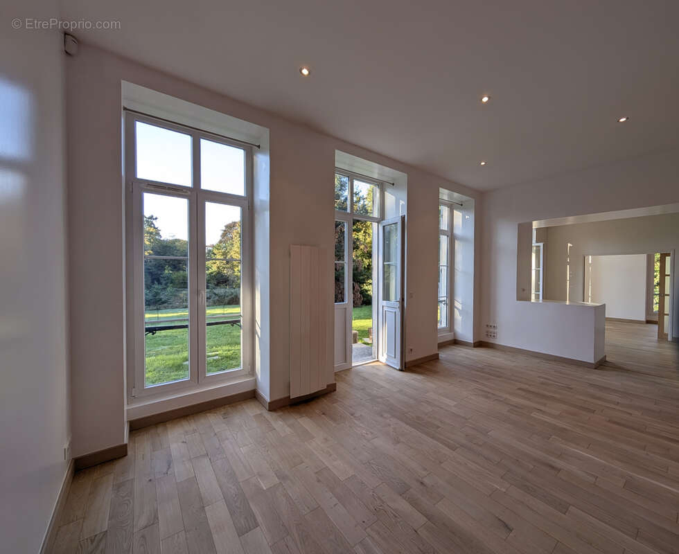 Appartement à SAINT-JEAN-DE-BRAYE