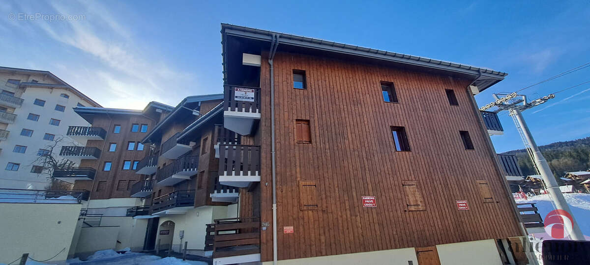 Appartement à MORILLON