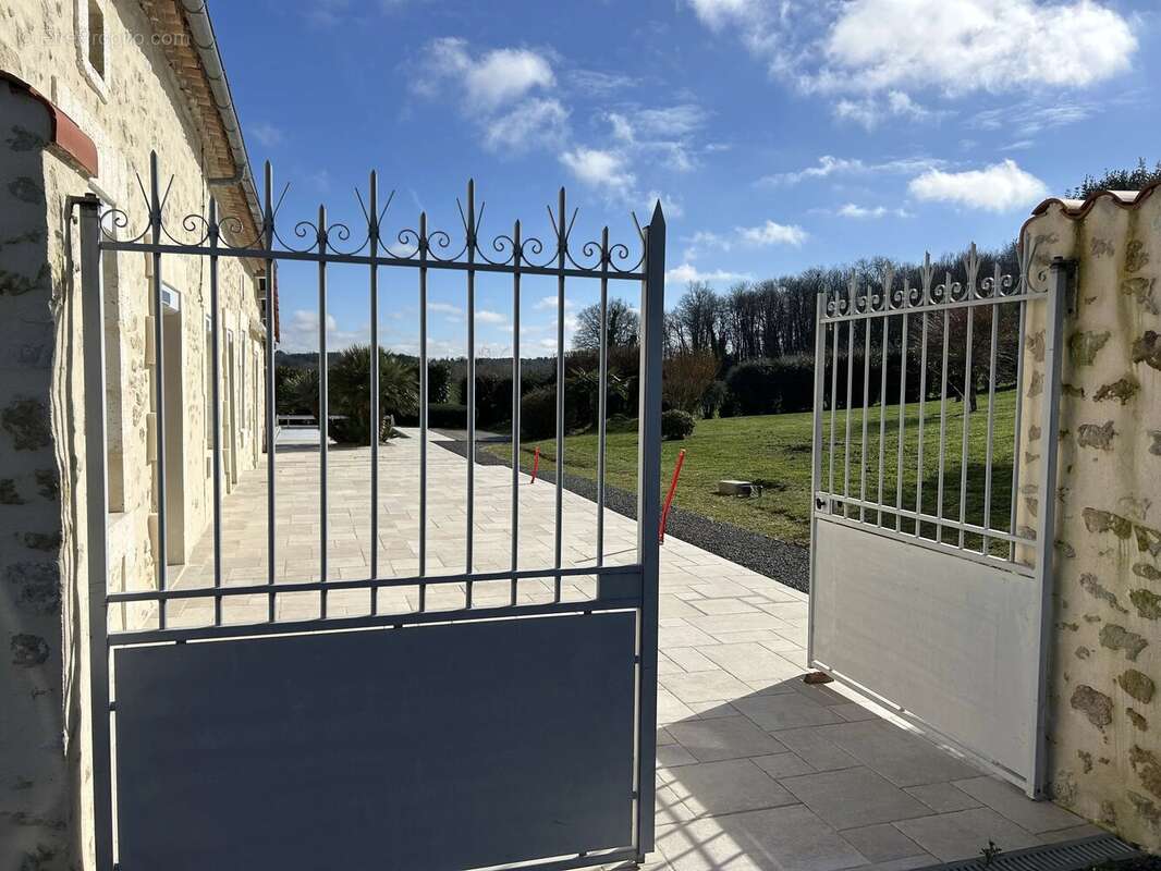 Maison à BROSSAC