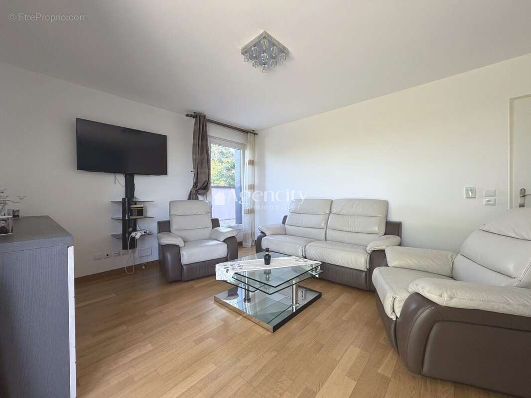 Appartement 61 m² à Bussy-Saint-Georges  - photo 2