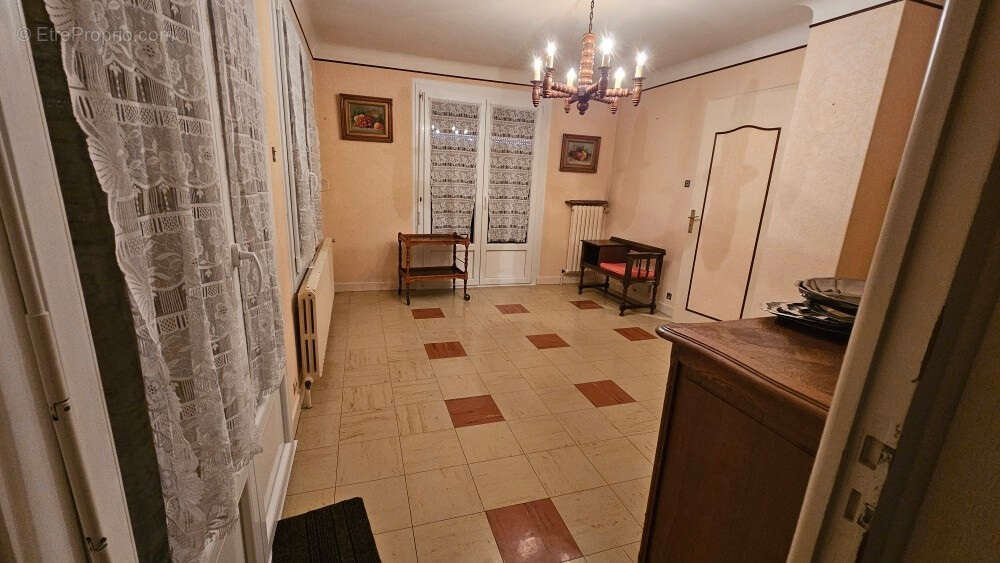 Opportunité rare à Darney Maison 5 pièces, jardin & double garage - photo 6