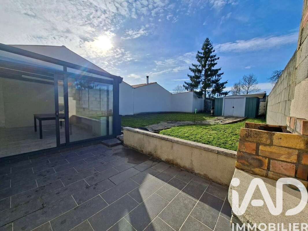 Photo 4 - Maison à SURGERES