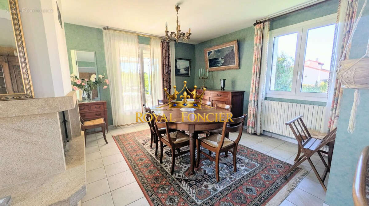 Espace repas - Maison à ANTRAN