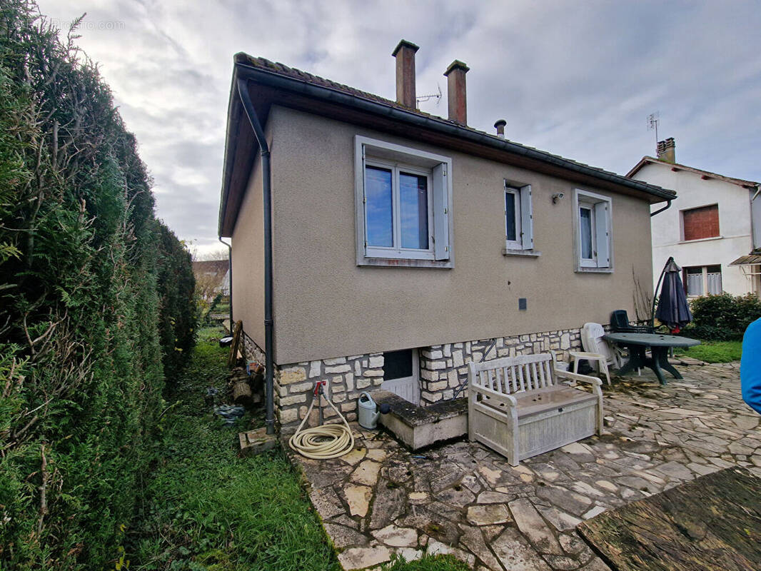 Maison à TOURNON-SAINT-PIERRE