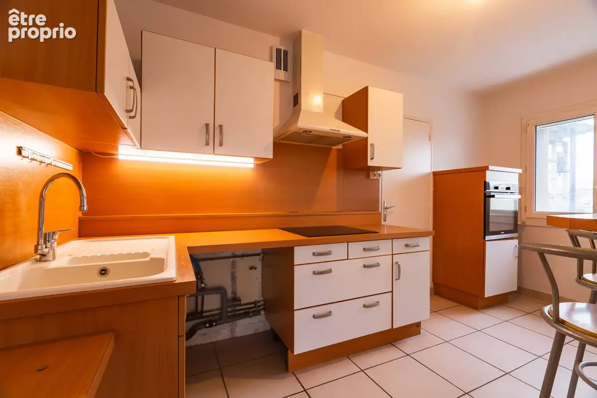Appartement T4 75 m2 avec balcon, cave et parking couvert, avenue Victor Hugo, 26000 VALENCE - photo 5