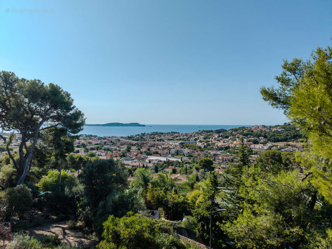 Terrain à CARQUEIRANNE