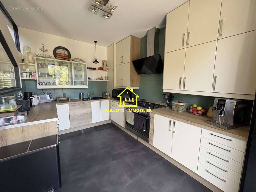 Maison à SAINT-LAURENT-DE-BREVEDENT