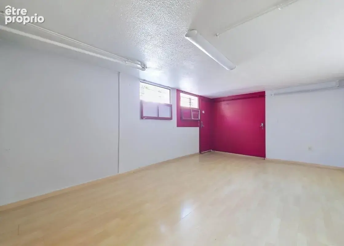 Maison - 3 Chambres - Sous sol complet - Cave - Double Garage - Deux terrasses - Pergola - Piscine - Jardin - Proche toutes comm - photo 29