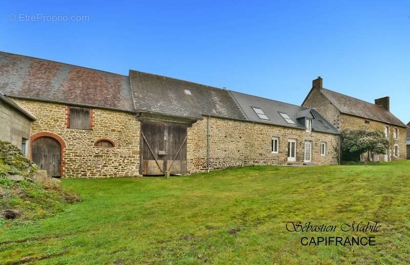 Maison rénovée + ancienne maison + (granges, écurie, étable)  LES PAS-PONTORSON (50) en Baie du Mont Saint Michel - photo 2