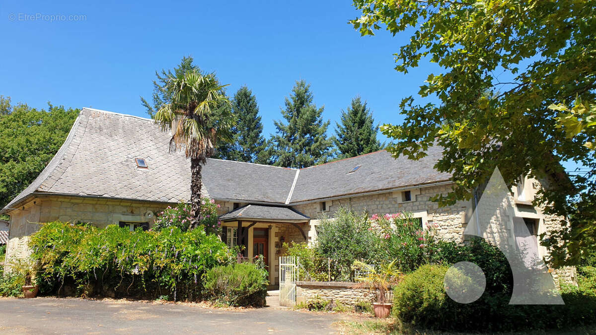 Maison à SALIGNAC-EYVIGUES