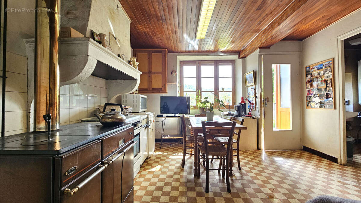 Maison à SAINT-GENIX-SUR-GUIERS