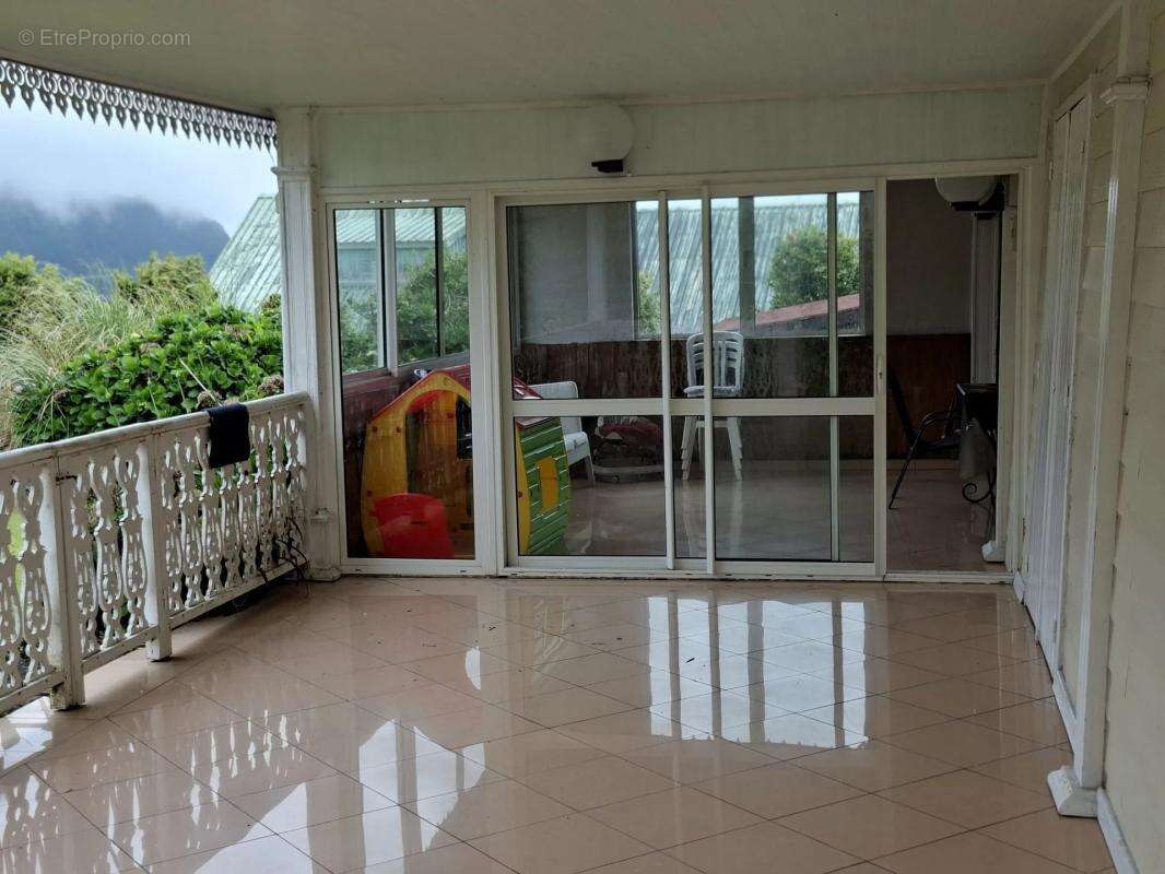 Maison à LA PLAINE-DES-PALMISTES