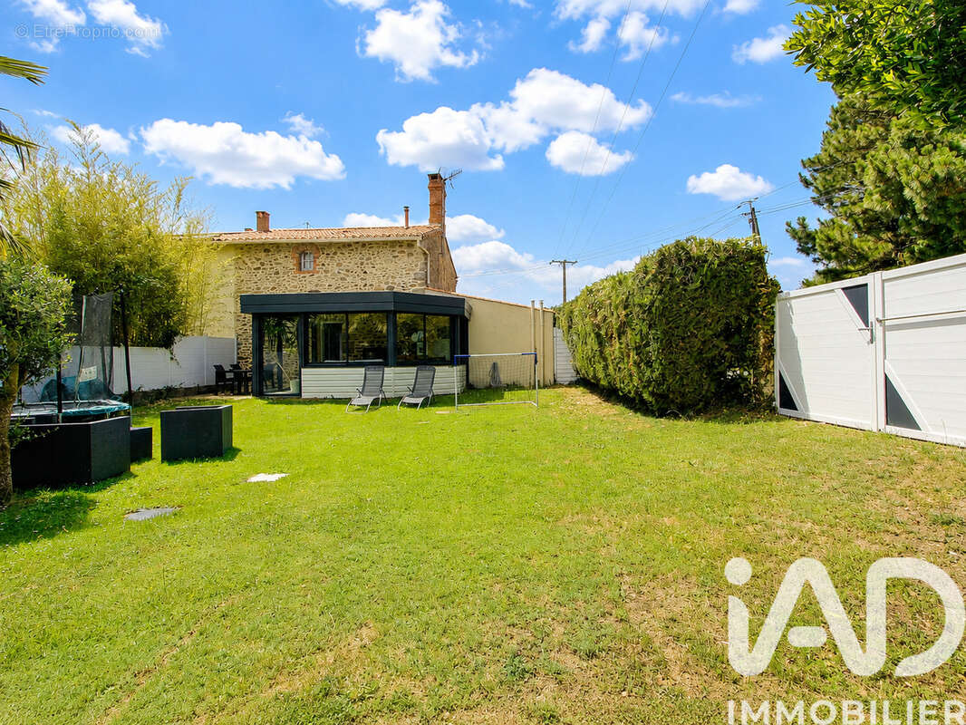 Photo 2 - Maison à LANDERONDE