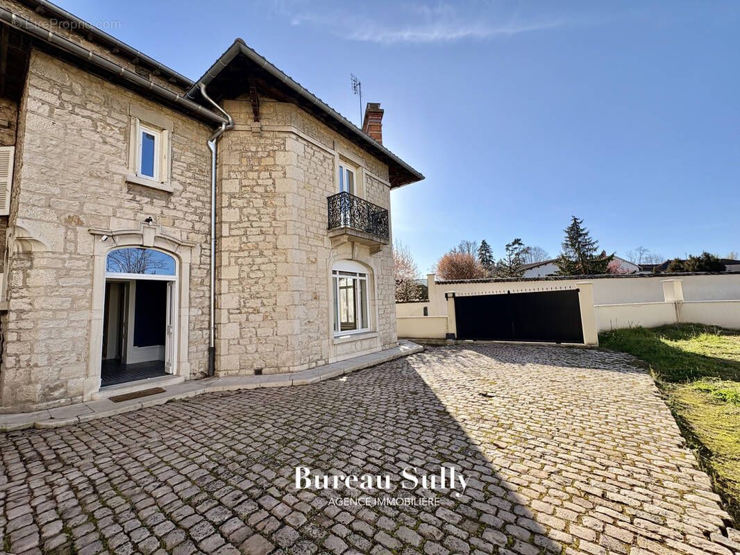 Maison à SAINT-DIDIER-SUR-CHALARONNE