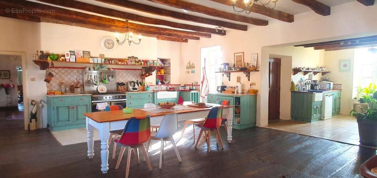 Maison à LA SALVETAT-PEYRALES