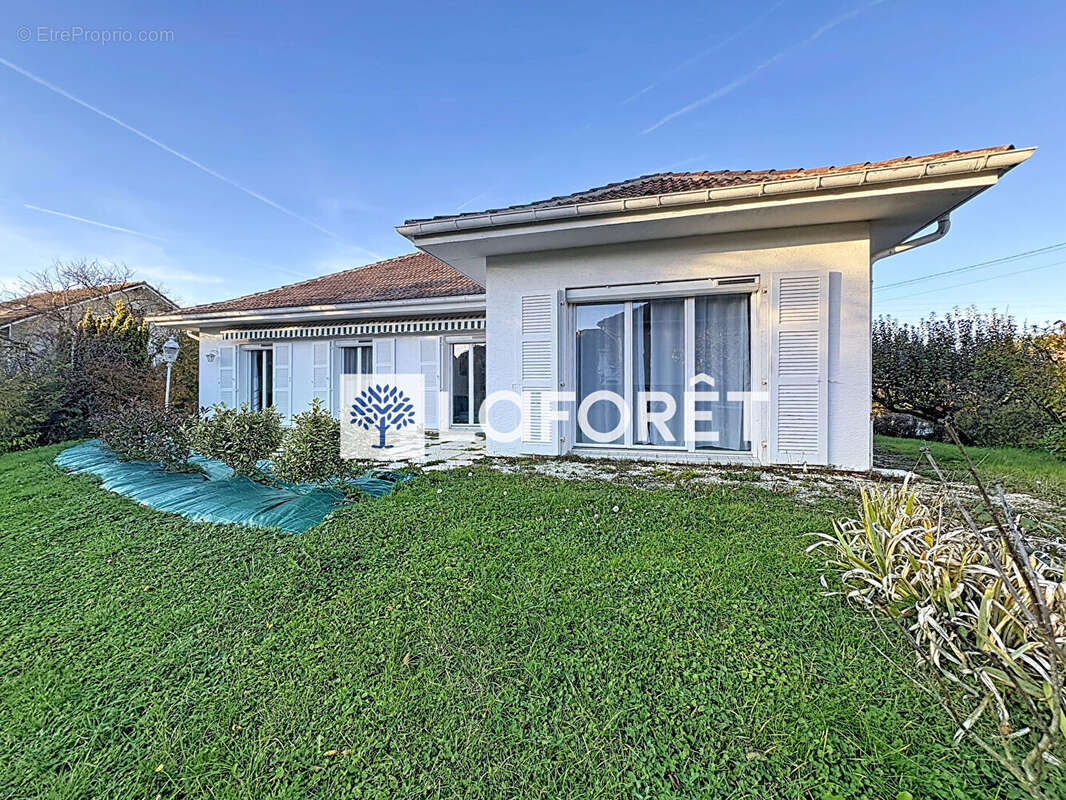 Maison à VIEUX-CHARMONT