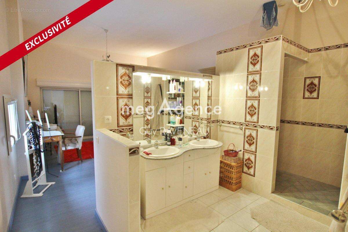 Maison à LONGUE-JUMELLES