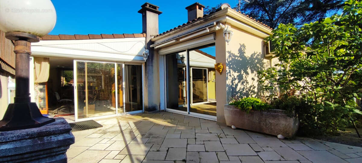 Maison lumineuse avec jardin aménagé - photo 2