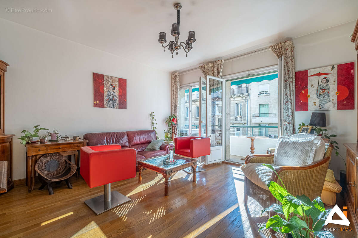 Appartement à MARSEILLE-6E