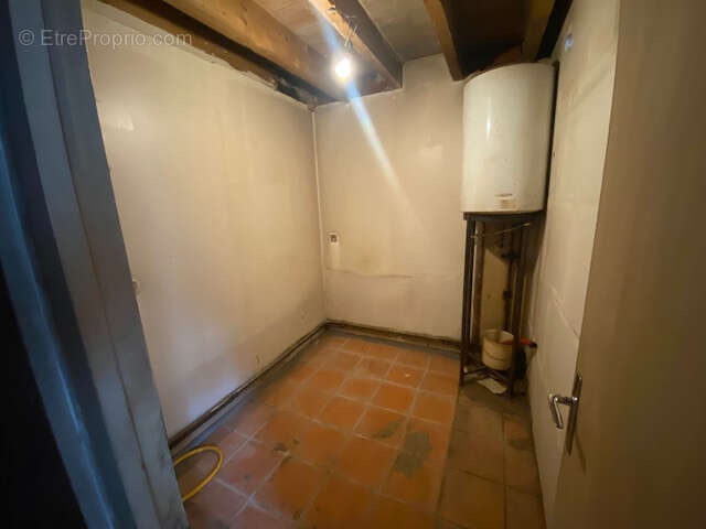 Maison à restaurer avec grange sur terrain de 577 M2 - photo 9