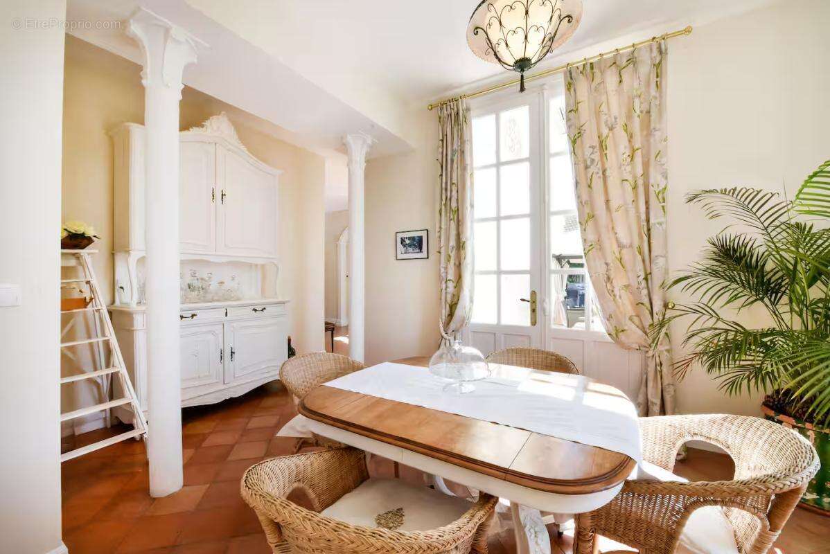 Maison à LATRESNE