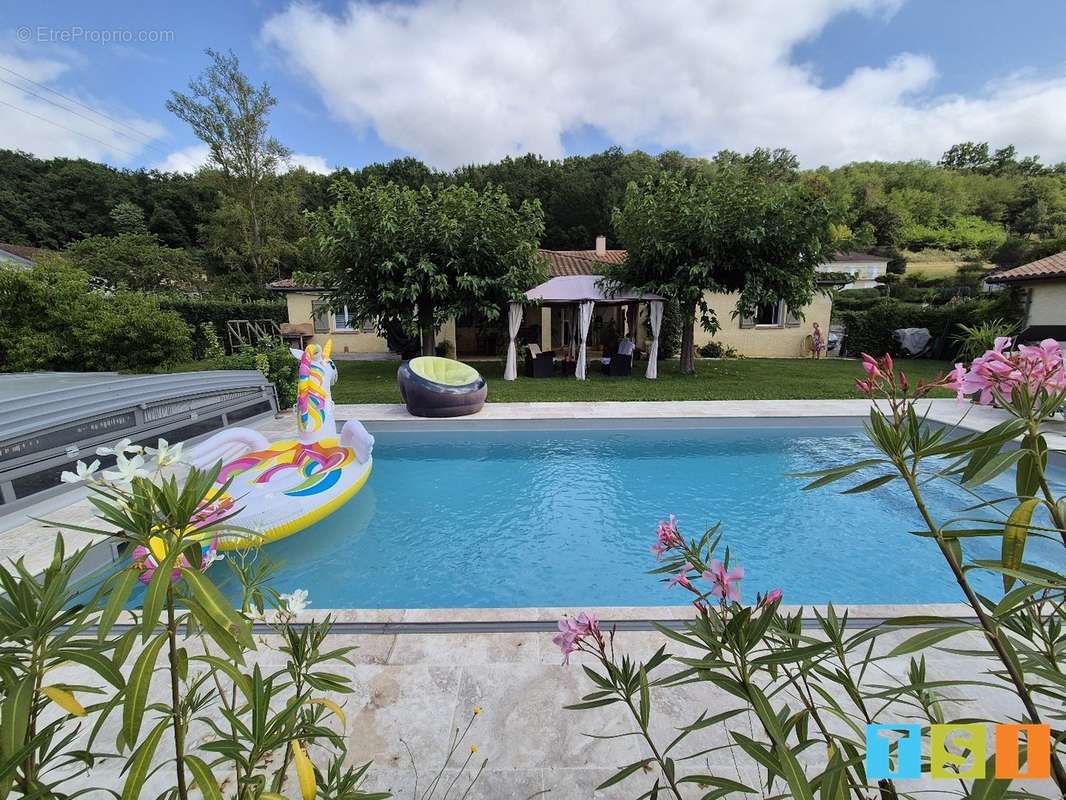 Maison à VILLENEUVE-DE-RIVIERE