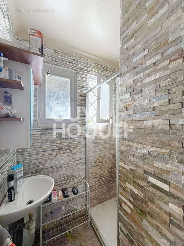 Maison - 5 pièces, 3 chambres - à vendre à Perpignan (66000) quartier Las Cobas - photo 4