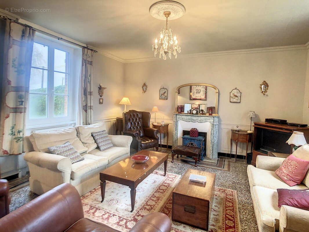 Maison à MOON-SUR-ELLE